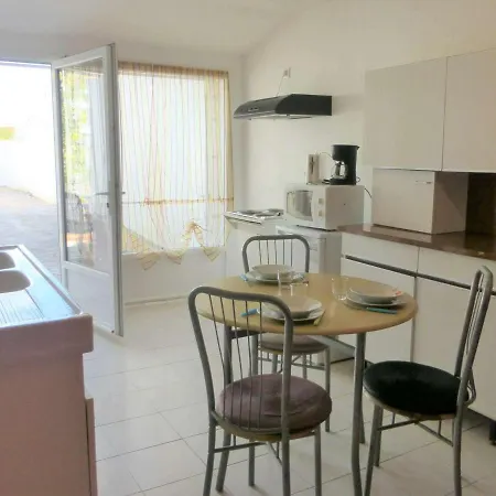 Maison Le Fenouiller, 2 Pieces, 3 Personnes - Fr-1-224-778 بيت للعطل